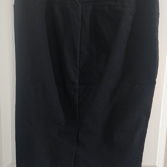RW&CO Solid Pencil City Skirt - 21'' - Picture 7 of 9